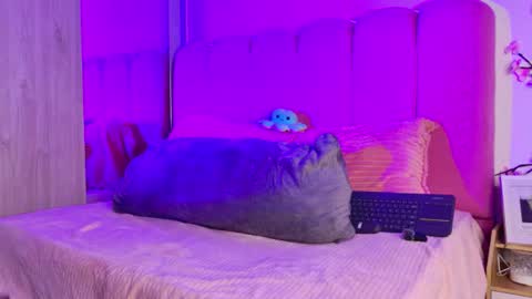 lexyskye online show from August 7, 3:14 pm