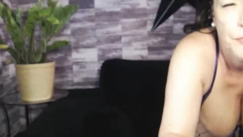 Snapshot of lexywetrain chatting on November 23, 11:48 pm lexywetrain online show from November 23, 11:48 pm