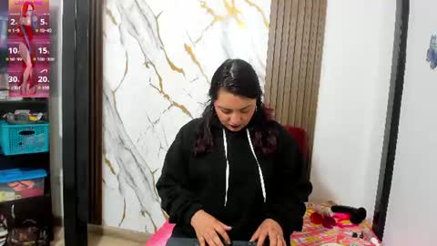 Snapshot of lexyy24_ chatting on July 3, 9:27 am lexyy24_ online show from July 3, 9:27 am
