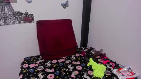 Snapshot of lexyy24_ chatting on July 7, 9:24 am lexyy24_ online show from July 7, 9:24 am
