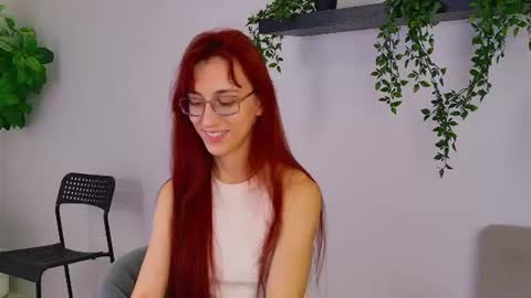 Snapshot of leyaatwood chatting on August 7, 4:31 pm leyaatwood online show from August 7, 4:31 pm