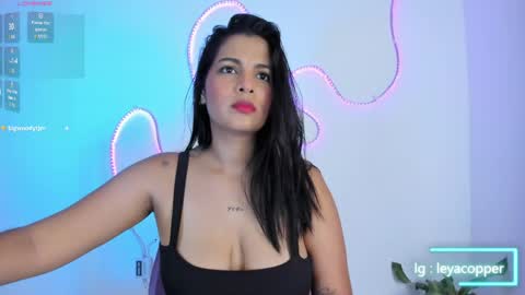 Snapshot of leyacopper chatting on May 21, 11:12 pm Leya online show from May 21, 11:12 pm