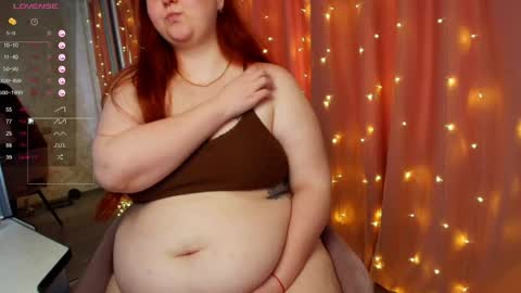 Snapshot of leyaloveee chatting on June 5, 6:52 am Your Leya online show from June 5, 6:52 am