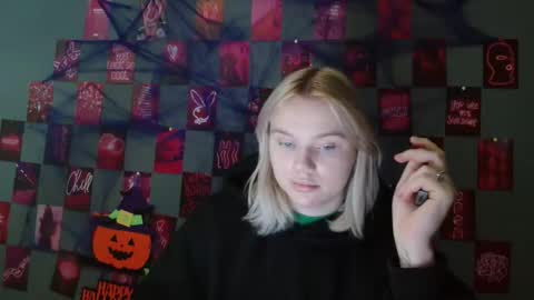 Leyla online show from October 28, 7:34 am