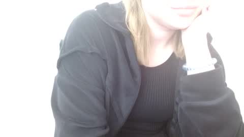 Snapshot of leyla_le chatting on May 6, 5:46 am Leyla online show from May 6, 5:46 am