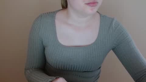 Snapshot of leyla_le chatting on May 8, 6:30 am Leyla online show from May 8, 6:30 am
