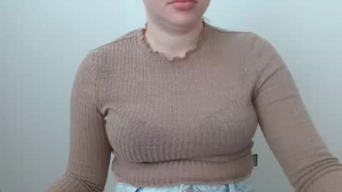 Snapshot of leyla_le chatting on May 18, 6:08 am Leyla online show from May 18, 6:08 am