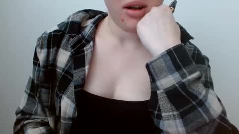 Snapshot of leyla_le chatting on May 27, 6:43 am Leyla online show from May 27, 6:43 am