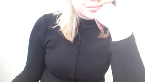Snapshot of leyla_le chatting on May 30, 6:32 am Leyla online show from May 30, 6:32 am