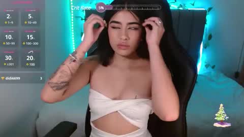 Snapshot of leyla_sans chatting on December 13, 1:04 am Leyla online show from December 13, 1:04 am