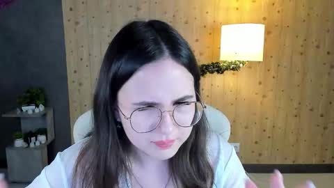 leylamirage online show from February 2, 9:30 am