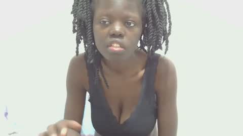 laylani69 online show from June 22, 11:29 am