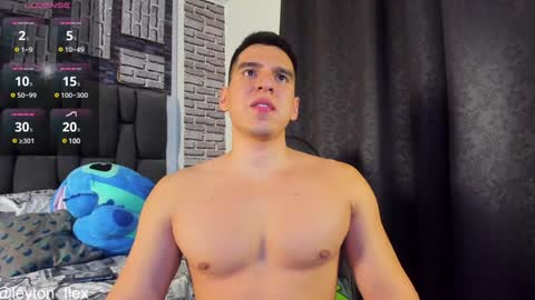 Snapshot of leyton_flexx chatting on February 9, 3:22 am L E Y T O N online show from February 9, 3:22 am