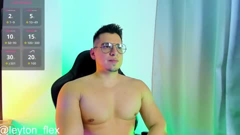 Snapshot of leyton_flexx chatting on September 18, 11:40 pm L E Y T O N online show from September 18, 11:40 pm