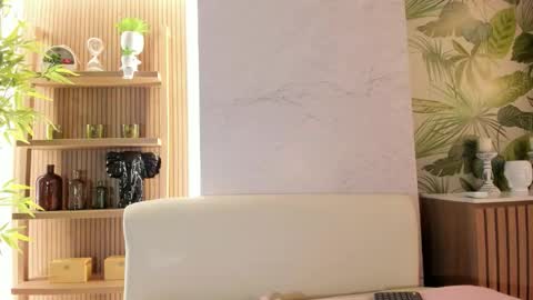 LEZY online show from November 28, 7:49 pm