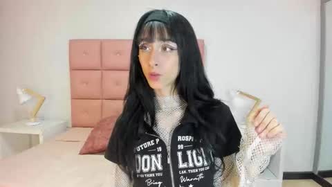 lhiamfitt online show from October 26, 2:50 am