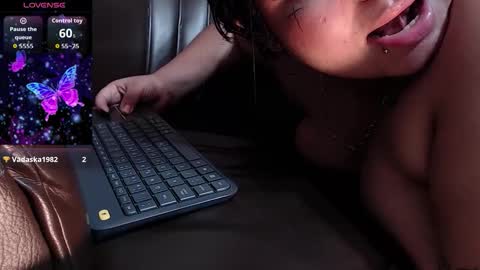 Snapshot of li_arellano chatting on November 5, 7:14 pm li_arellano online show from November 5, 7:14 pm