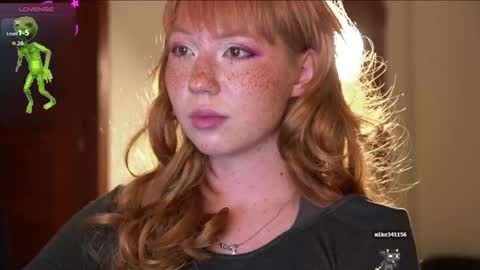 Snapshot of li_on_line chatting on October 2, 4:36 pm Li online show from October 2, 4:36 pm