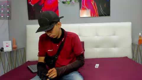 Snapshot of lia78couple chatting on June 15, 8:33 pm lia78couple online show from June 15, 8:33 pm