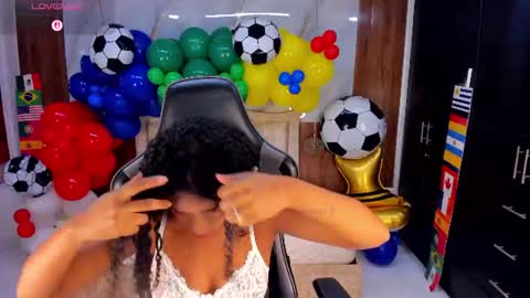 Snapshot of lia_16_ chatting on June 25, 11:04 am lia_16_ online show from June 25, 11:04 am