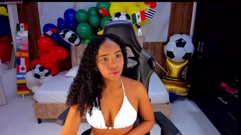 Snapshot of lia_16_ chatting on July 8, 11:04 am lia_16_ online show from July 8, 11:04 am