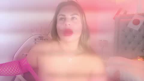 Snapshot of lia_adamsss chatting on June 28, 3:18 pm Lia online show from June 28, 3:18 pm