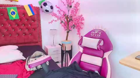 Snapshot of lia_adamsss chatting on July 5, 3:23 am Lia online show from July 5, 3:23 am