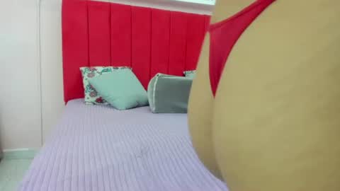 Snapshot of lia_cherryx chatting on June 18, 12:00 am lia_cherryx online show from June 18, 12:00 am