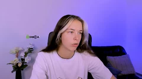 lia_dream_ online show from June 12, 9:41 am