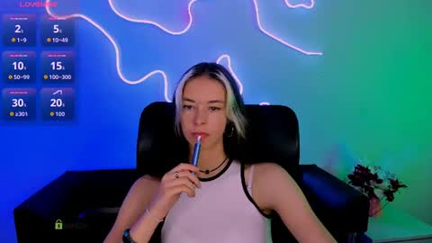 lia_dream_ online show from June 15, 8:49 am