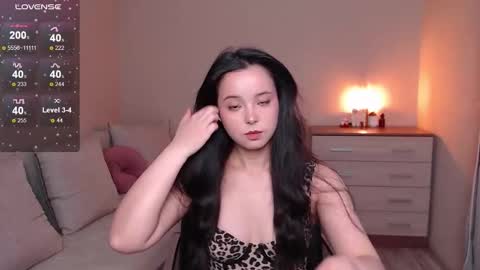 Snapshot of lia_hetty chatting on October 12, 2:27 pm L I A online show from October 12, 2:27 pm