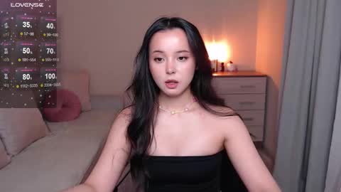 Snapshot of lia_hetty chatting on November 1, 1:46 pm L I A online show from November 1, 1:46 pm