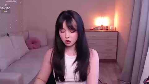 Snapshot of lia_hetty chatting on March 13, 2:23 pm L I A online show from March 13, 2:23 pm