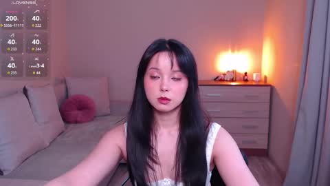 Snapshot of lia_hetty chatting on March 16, 1:48 pm L I A online show from March 16, 1:48 pm