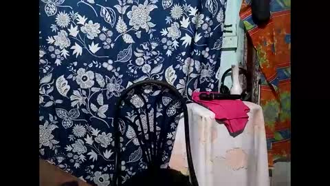 Snapshot of lia_hottie chatting on June 11, 12:43 am Lia online show from June 11, 12:43 am