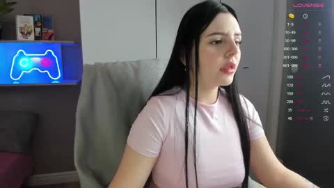 Lia online show from November 18, 7:35 am