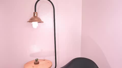 liaa online show from April 21, 12:01 am