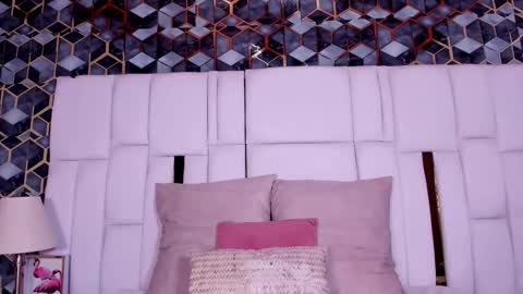 Snapshot of lia_mariana chatting on May 19, 6:09 am lia_mariana online show from May 19, 6:09 am
