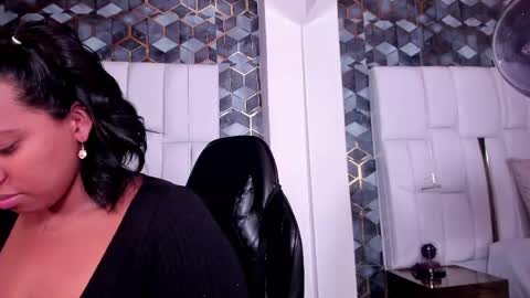 Snapshot of lia_mariana chatting on May 23, 4:29 am lia_mariana online show from May 23, 4:29 am