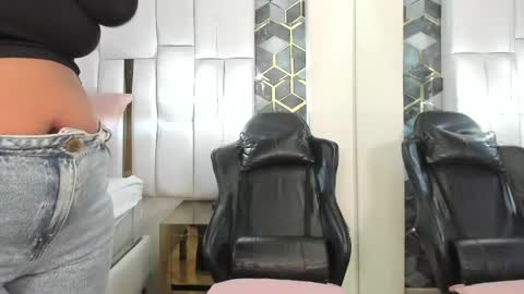 Snapshot of lia_mariana chatting on May 26, 4:08 am lia_mariana online show from May 26, 4:08 am
