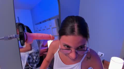 lia_owenss online show from March 17, 7:17 pm