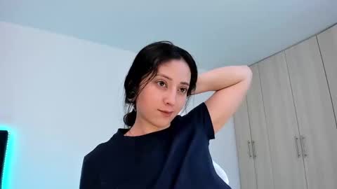 Little Queen Lia  online show from March 7, 10:54 pm