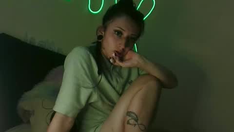 Little Queen Lia  online show from November 15, 12:08 am