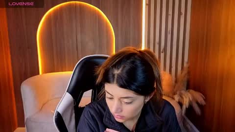 Online 1400 - 2100 online show from May 26, 3:35 am