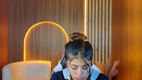 Snapshot of lia_queen_tx chatting on July 3, 3:24 am Online 1400 - 2100 online show from July 3, 3:24 am