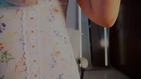 Snapshot of lia_russo_ chatting on October 2, 1:07 pm Lia  online show from October 2, 1:07 pm