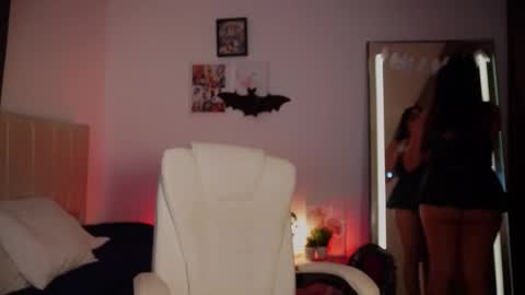 Snapshot of lia_russo_ chatting on October 22, 2:28 pm Lia  online show from October 22, 2:28 pm