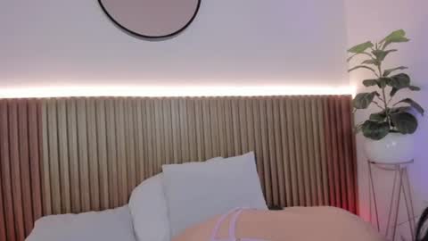 Snapshot of lia_sexx19 chatting on June 17, 2:25 am Lia online show from June 17, 2:25 am