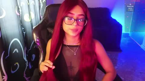 Snapshot of lia_varel chatting on May 8, 1:27 pm lia_varel online show from May 8, 1:27 pm