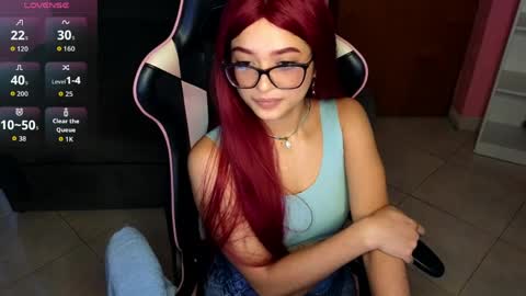 Snapshot of lia_varel chatting on June 5, 10:59 pm lia_varel online show from June 5, 10:59 pm